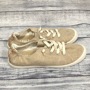 Mad Love beige sneakers